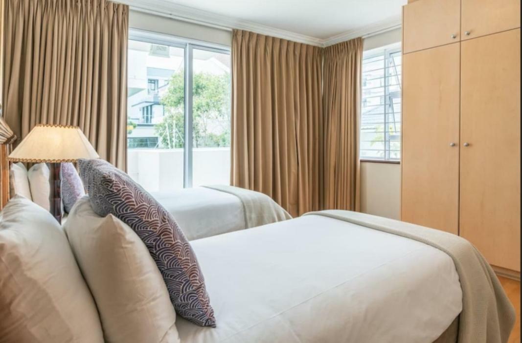 Bantry Beach Luxury Suites Città del Capo Esterno foto