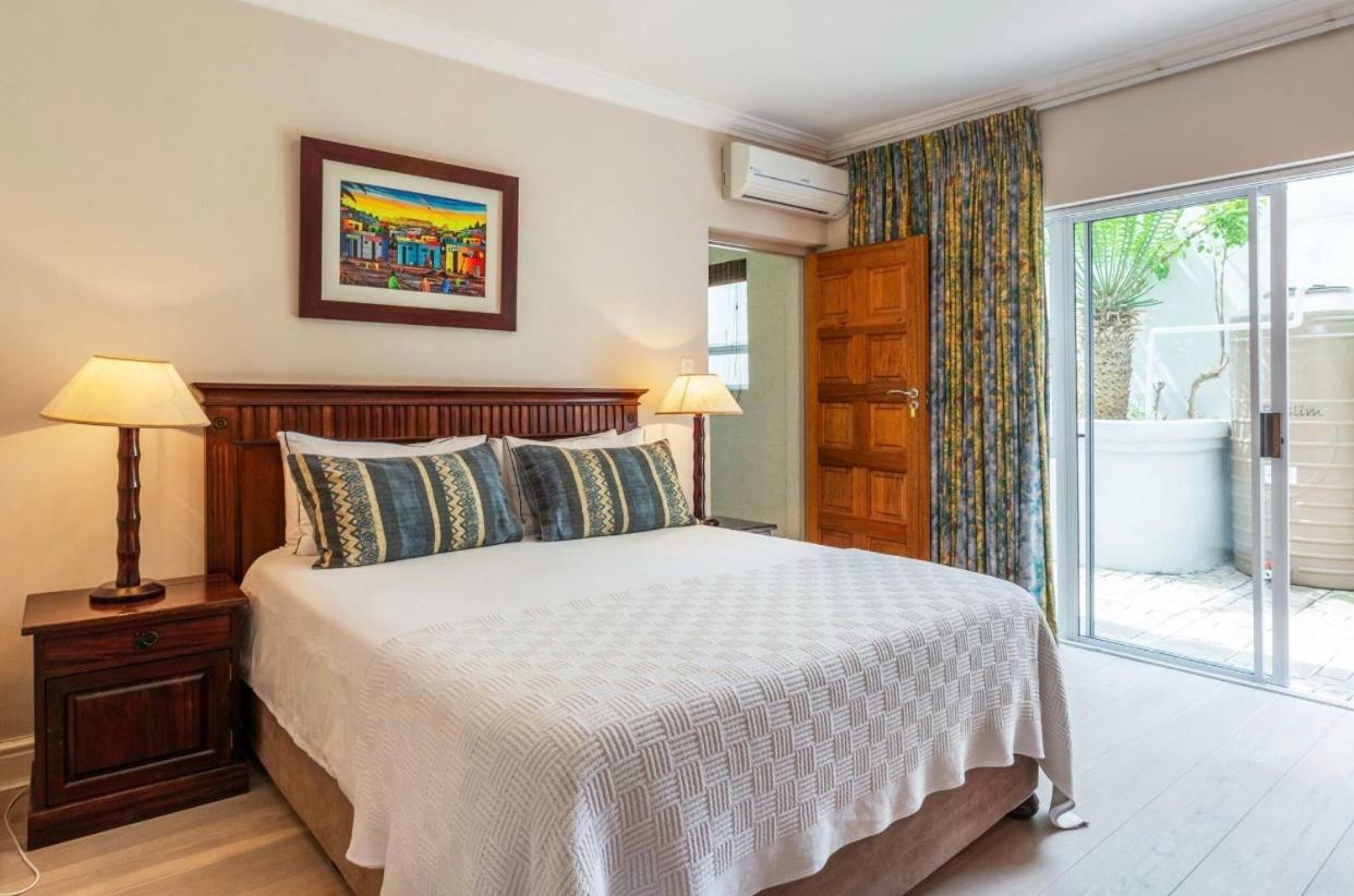 Bantry Beach Luxury Suites Città del Capo Esterno foto