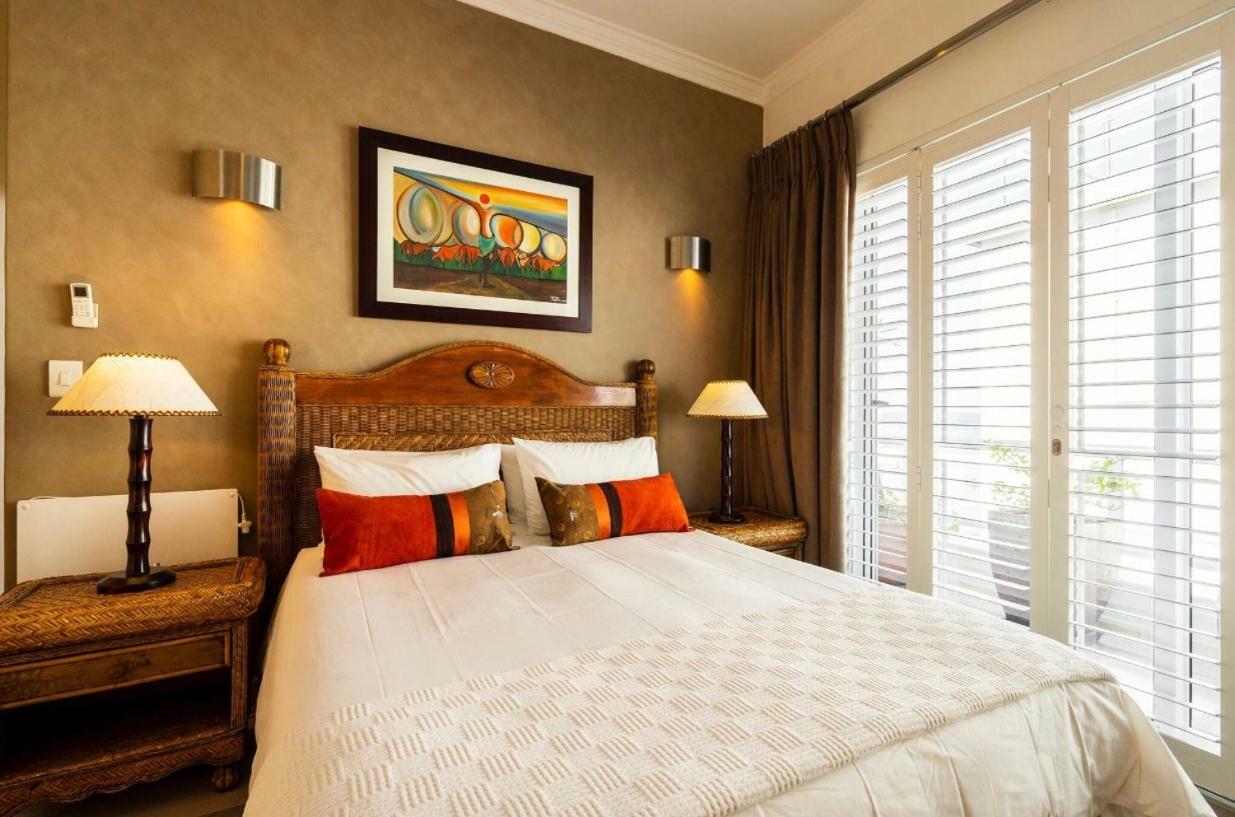 Bantry Beach Luxury Suites Città del Capo Esterno foto