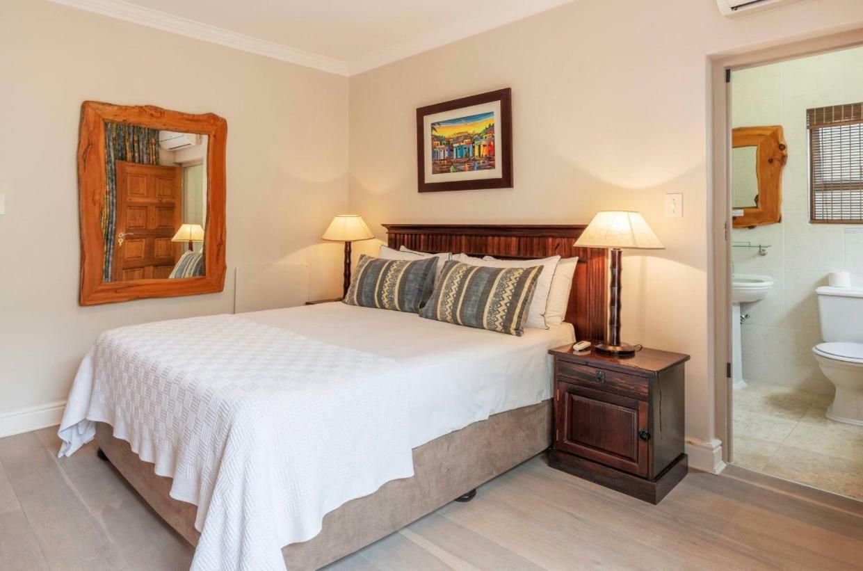 Bantry Beach Luxury Suites Città del Capo Esterno foto