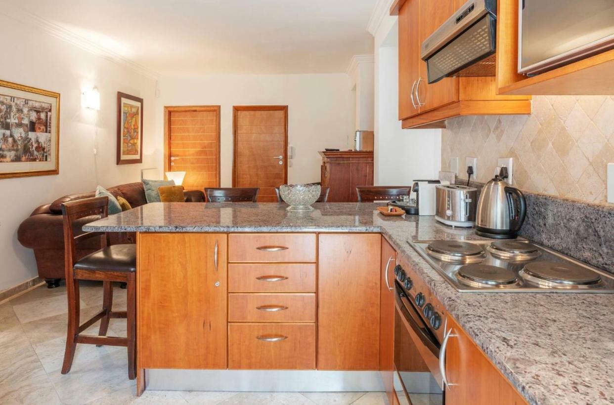 Bantry Beach Luxury Suites Città del Capo Esterno foto