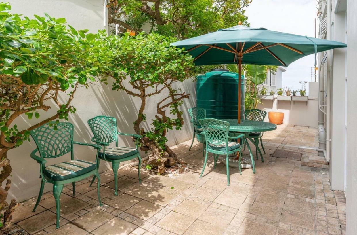 Bantry Beach Luxury Suites Città del Capo Esterno foto